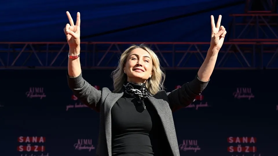 ozgur-ozel-yeni-partide-azinliga-dustu-silivri-gudumlu-dilek-imamoglu-operasyonu-hem-kavga-hem-siyasi-eyyamcil-1786518588980.jpeg Özgür Özel YENİ Parti'de azınlığa düştü! Silivri güdümlü "Dilek İmamoğlu" operasyonu: Hem kavga hem siyasi eyyamcılık-4