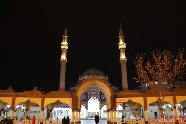 Miraç Kandilinde camiler doldu: Dualarla idrak edildi - 14