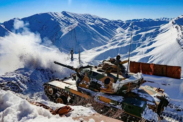 2 bin 100 rakımlı Tepeşin Tepe'de vatan nöbeti: Mehmetçik Irak sınırında teröristlere geçit vermiyor-3