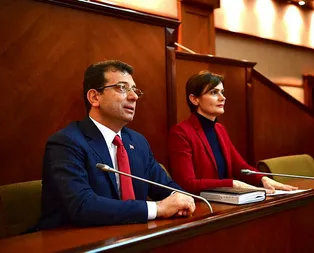 Meclis kürsüsünde İmamoğlu ile yan yana oturan Kaftancıoğlundan eş başkan pozu