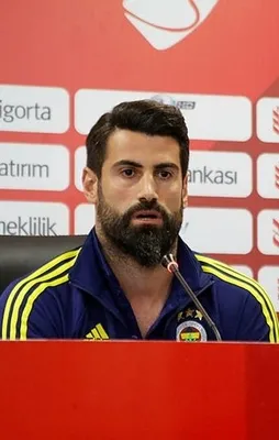 Volkan Demirel soyunma odasını birbirine kattı