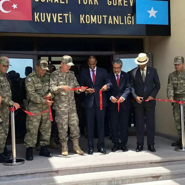 Türkiye'nin yurt dışındaki en büyük askeri üssü Somali'de açıldı-3