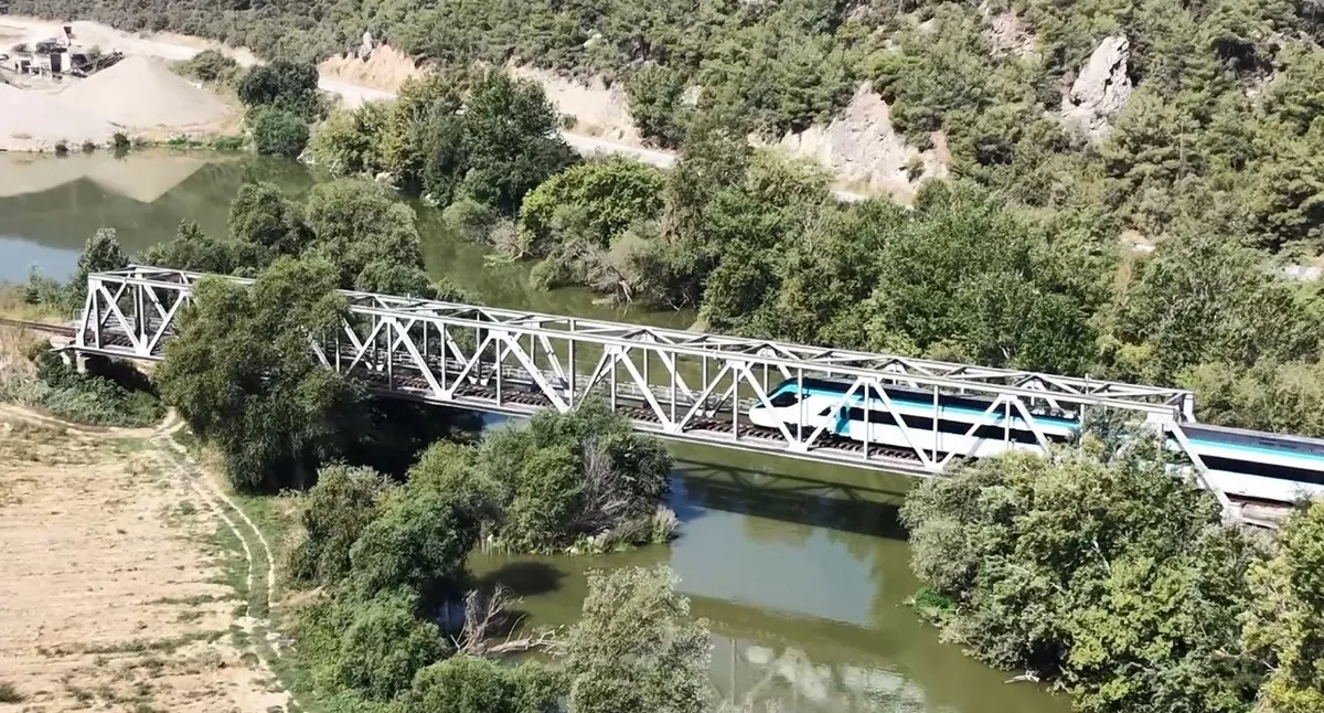 milli-hizli-tren-seri-uretim-donemi-basladi-1789897962392.jpeg Milli hızlı trende seri üretim başladı: Hedef 2 yılda 14 set-5