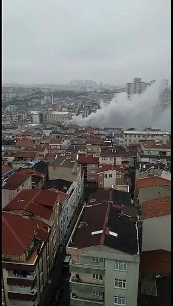 Son dakika: Bağcılar'da 4 katlı binada yangın! Anne, 3 çocuğu ile birlikte son anda kurtuldu-4