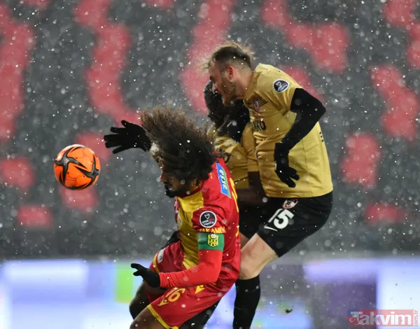 Gaziantep FK - Yeni Malatyaspor maçı yoğun kar yağışı nedeniyle ertelendi - 9