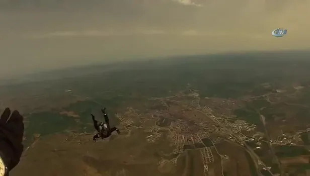 JÖAK Paraşütçüleri ilkleri başarıyor