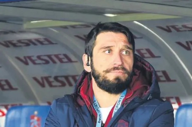 Ailevi nedenlerden dolayı Trabzonspor'daki görevinden ayrılmak isteyen Egemen Korkmaz'ın durumu netleşiyor