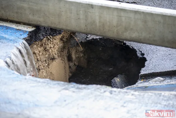 SON DAKİKA: Başkent Ankara'da sağanak yağış sonrası yol çöktü - 3