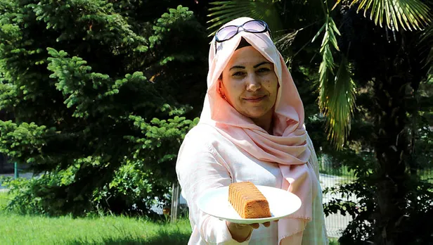 13-yil-calistigi-fabrikada-arkadaslarina-kek-ikram-etti-isinden-oldu-1595401361935.jpg 13 yıl çalıştığı fabrikada arkadaşlarına 'kek' ikram etti, işinden oldu!-2