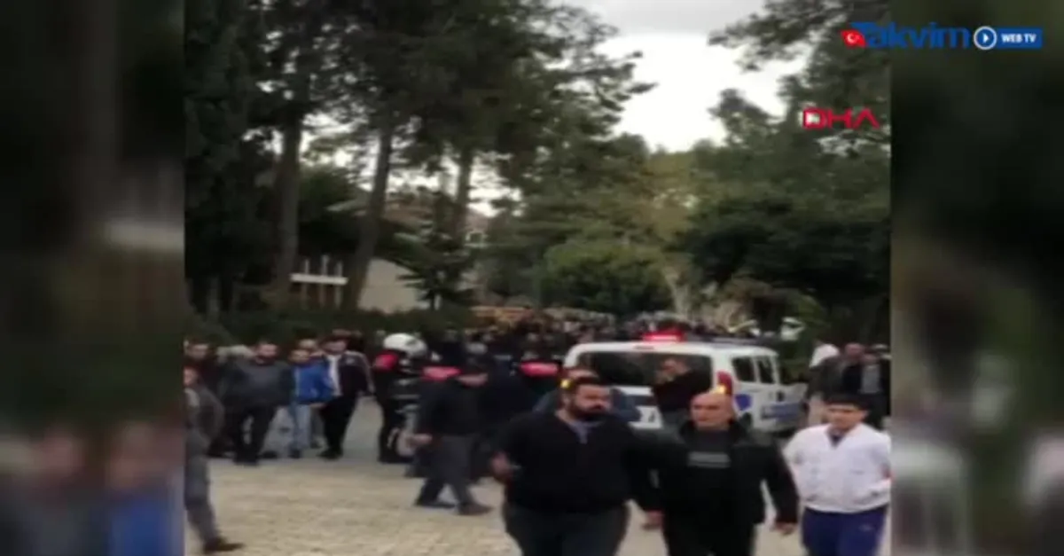 Adana'da oy kullanan vatandaşlar kavga etti