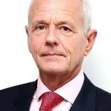 ingiliz-diplomat-nehre-dusen-cinli-kadini-bogulmaktan-kurtardi-1605552565453.jpg İngiliz diplomat, nehre düşen Çinli kadını boğulmaktan kurtardı-3