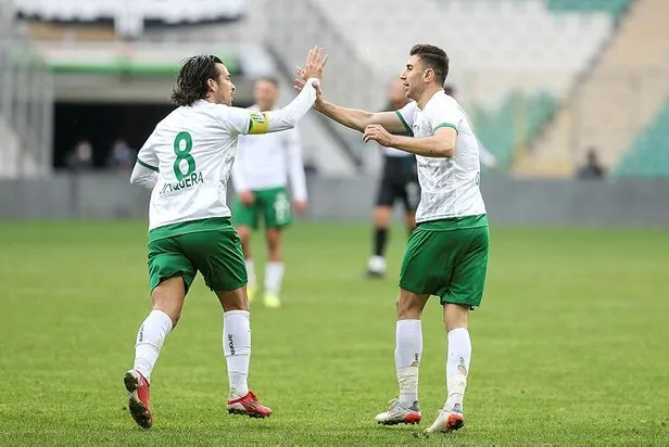 ziraat-turkiye-kupasinda-bursaspor-bir-ust-tura-yukseldi-1638283051491.jpeg