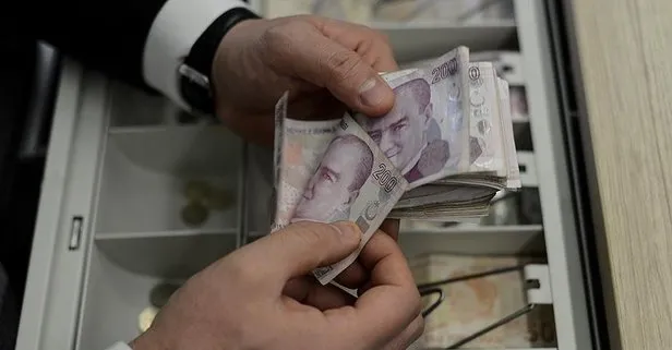 Emekli maaşı farkları hesaplara yatıyor! SGK tarihi açıkladı | Kim ne kadar alacak?