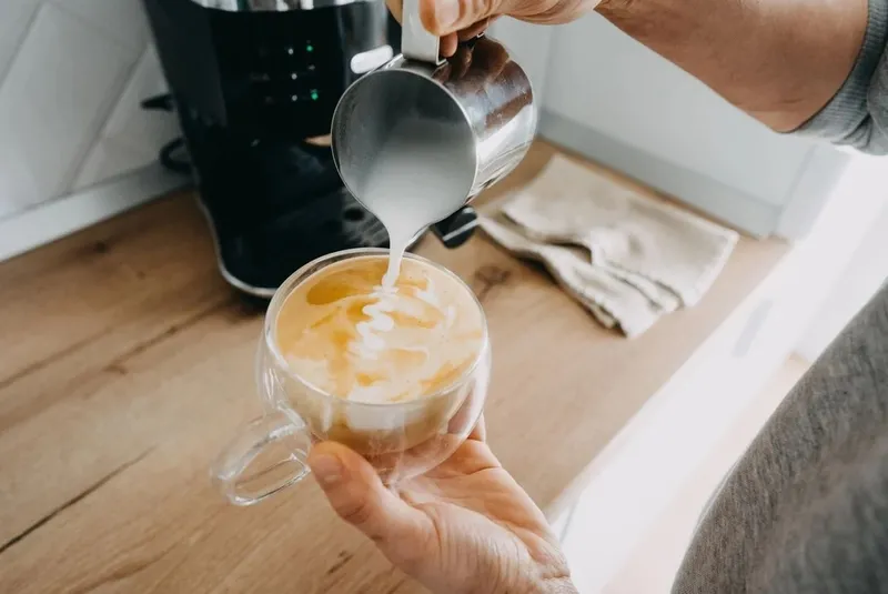 tek-lokmasi-bile-beyin-hucrelerini-curutuyor-meger-kasik-kasik-tuketiliyormus-1729954333341.jpeg (Takvim Foto Arşiv)