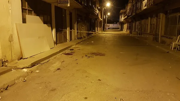 sarhos-maganda-sunnet-dugununde-rastgele-ates-acti-1-cocuk-1-kadin-oldu-8-kisi-yaralandi-1626043854784.jpg Sarhoş maganda sünnet düğününde rastgele ateş açtı: 1 çocuk ile 1 kadın öldü, 8 kişi yaralandı-5