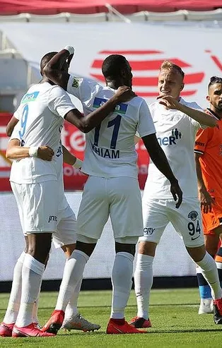 Kasımpaşa son haftada Başakşehir'i devirdi!