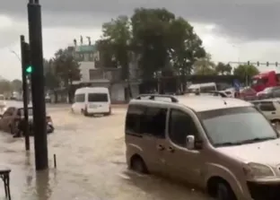 Giresun’da sağanak yağış hayatı felç etti