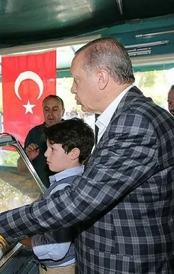 Cumhurbaşkanı Erdoğan torununa dondurma aldı