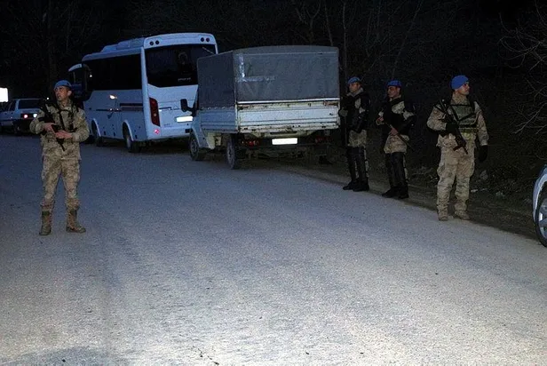 tokatta-husumetli-aileler-arasinda-silahli-kavga-olu-ve-yaralilar-var-1648057951004.jpeg Tokat'ta husumetli aileler arasında silahlı kavga! Ölü ve yaralılar var-3