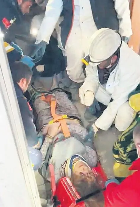 beyoglu-belediyesi-yardim-kampusunde-depremzedelere-hizmet-veriyor-1676935183128.jpeg Beyoğlu Belediyesi, Yardım Kampüsü'nde depremzedelere hizmet veriyor.-13