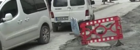 İSKİ'nin bitmek bilmeyen altyapı çalışması İstanbulluyu bezdirdi: "Ortalığı batırdılar"-3