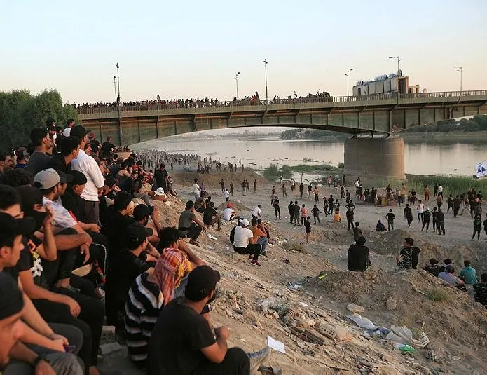 Bağdat karıştı! 50 yaralı