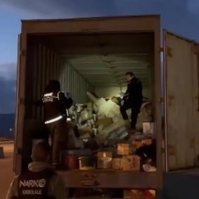 2 bini aşkın zehir taciri yakalandı