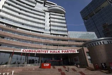 CHP’de suskunluk sarmalı