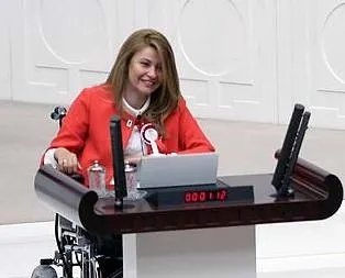 Önce besmele ardından yemin