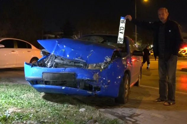 Bursa'da trafiği kilitleyen kaza: 3 yaralı