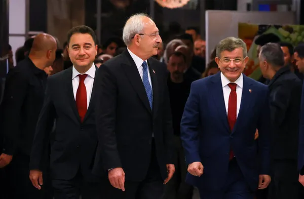 kemal-kilicdaroglunun-hesabi-sasti-kucuk-ortaklara-37-vekil-kaptirdi-chp-iyice-eridi-1684215657700.jpg CHP'li Tanju Özcan ve DEVA Partili Mustafa Yeneroğlu arasında Nazi kavgası! "Bu kafanın yeri ya akıl hastanesi ya da cezaevi"-7