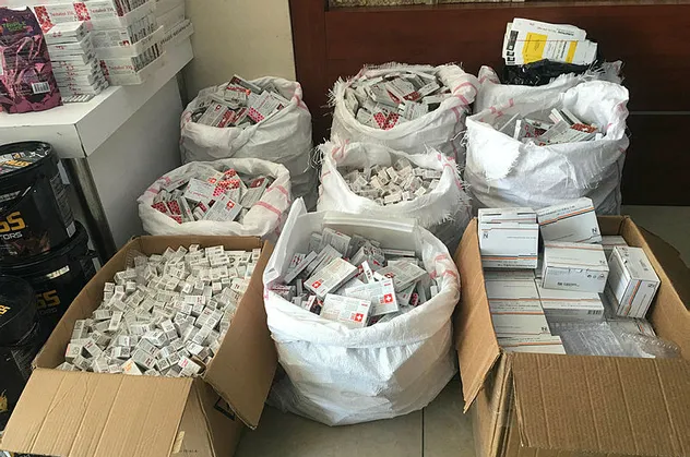 İstanbul Fatih'te dev operasyon! Tam 2 milyon 556 bin lira değerinde sahte vücut geliştirme ilacı ele geçirildi! İnternette satacaklardı!