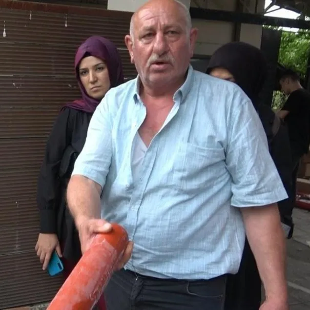 Kurbanlık danaya girip sosis teslim almışlardı!