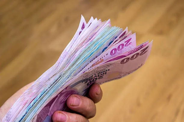 emekli-promosyonu-8500-tlyi-asti-en-yuksek-emekli-promosyonu-veren-bankalar-1660945032336.jpg Emekli promosyonu 2 bin TL, 3 bin TL değil, 8.500 TL'yi aştı! 💸 22 Ağustos en yüksek emekli promosyonu veren bankalar!-2