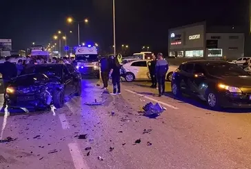 Araçlar birbirine girdi