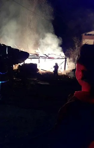 Sinop'ta yangın! Ahşap ev küle döndü