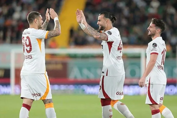 lider-galatasaray-alanya-deplasmaninda-4-golle-kazandi-yolun-sonu-sampiyonluk-1681858616482.jpeg