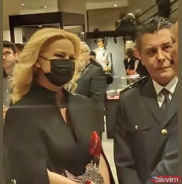 Bestemsu Özdemir sevgilisi Serkan Mehmet Durdu evliliğe ilk adımı attı! Yeni yılın ilk dakikalarında teklif aldı işte o anlar: "Evet dedim..." - 16