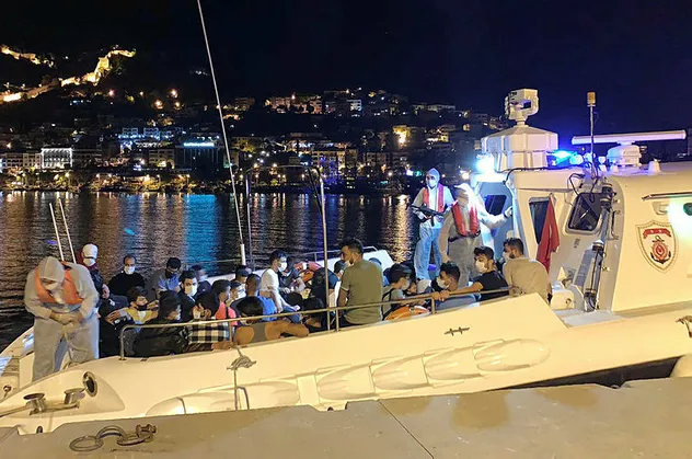 Antalya'da kaçak göçmen operasyonu