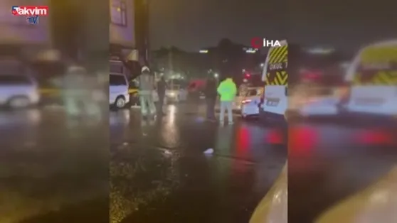 Bayrampaşa’da sağanak nedeniyle yol çöktü
