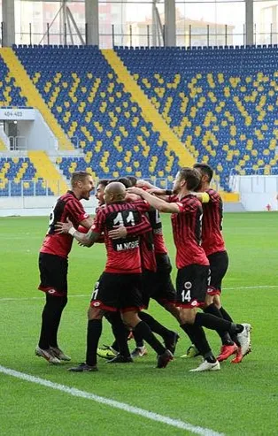 Gençler zirveye kuruldu!