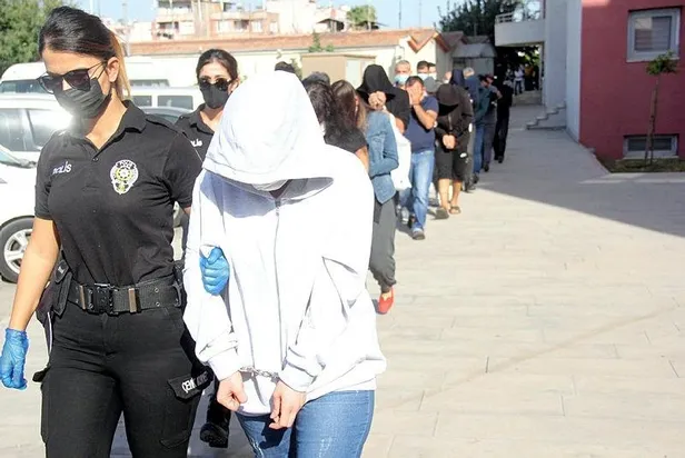 Son dakika: Kendisini diş hekimi olarak tanıtan su tesisatçısı swinger partisine katılan çiftleri dolandırdı-6