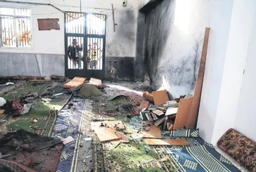 Humus’ta camiye bombalı saldırı: 8 ölü