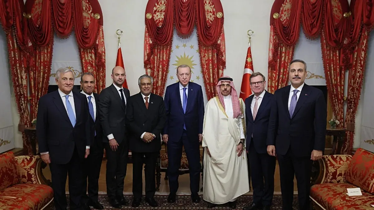 Zirvenin ardından kritik temas! Başkan Erdoğan, Bakan Fidan ve 6 ülkenin bakanıyla bir arada