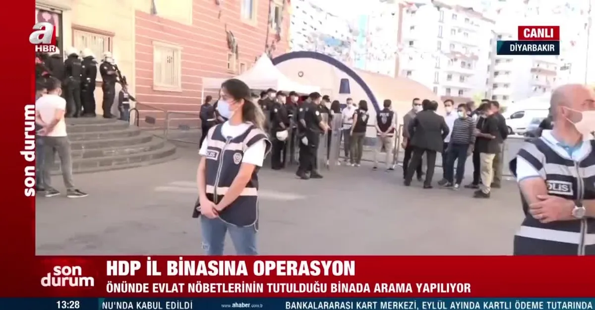 SON DAKİKA: Diyarbakır HDP İl Başkanlığı binasında polisler arama yapıyor