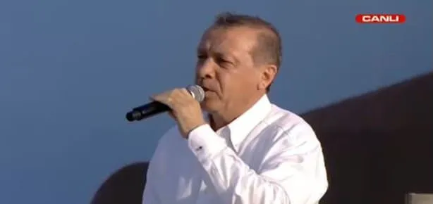 Başbakan İstiklal Marşı’nı okudu!
