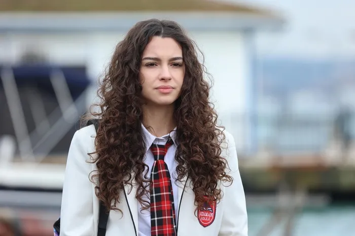 kardeslerim-107-bolum-fragmani-heyecani-arttirdi-evleniyoruz-biz-1701241525164.jpg Kardeşlerim 107. bölüm fragmanı heyecanı arttırdı: Evleniyoruz biz!-3