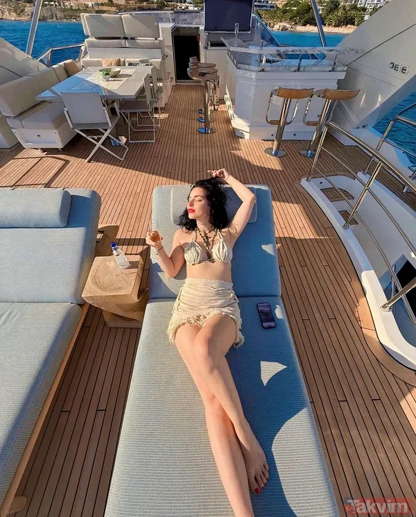 Merve Boluğur'dan teknede dergi çekimlerini aratmayan pozlar: D vitamini yaramış... - 10