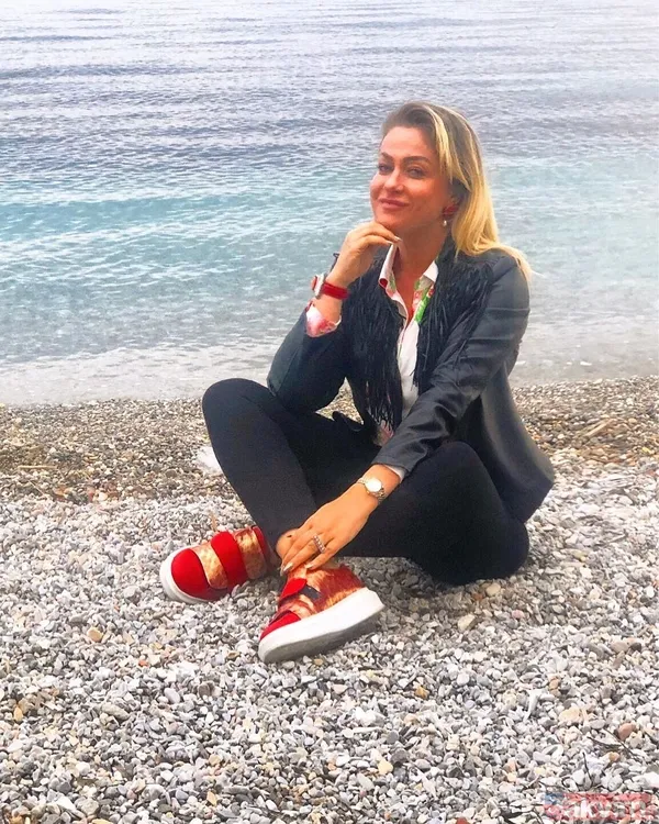 "Kıvanç Tatlıtuğ çökmüş Beren Saat bitmiş çok kötü" Yeliz Yeşilmen topa tuttu bu sözleri çadırı fena karıştırdı "Fıkra bu kadar" - 7