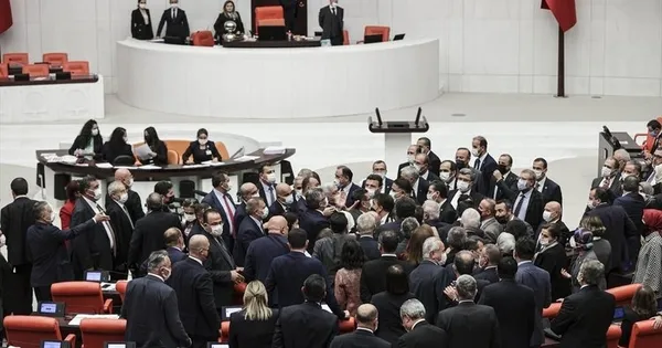 CHP’li Sezgin Tanrıkulu’ndan Tahir Elçi provokasyonu! Hendek terörünü görmezden gelip HDP’ye sahip çıkınca TBMM karıştı-5